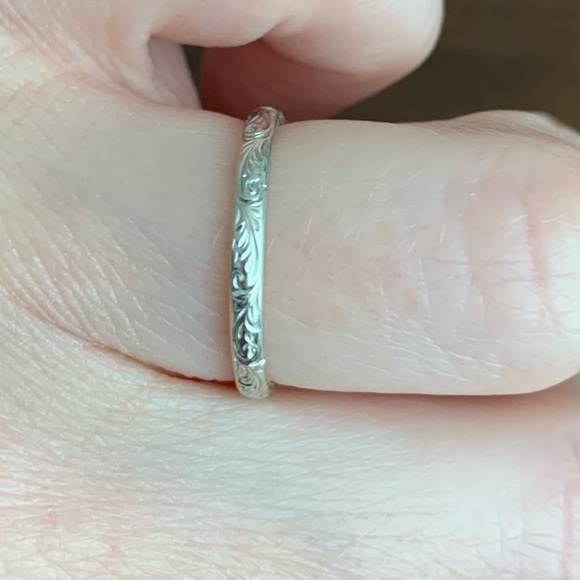 14k White gold ring with scroll engraving - Picture 3 of 6